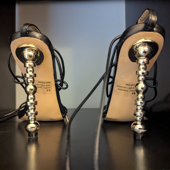 Fashion Nova black and gold heels - 6.5 - Picture 6 of 8